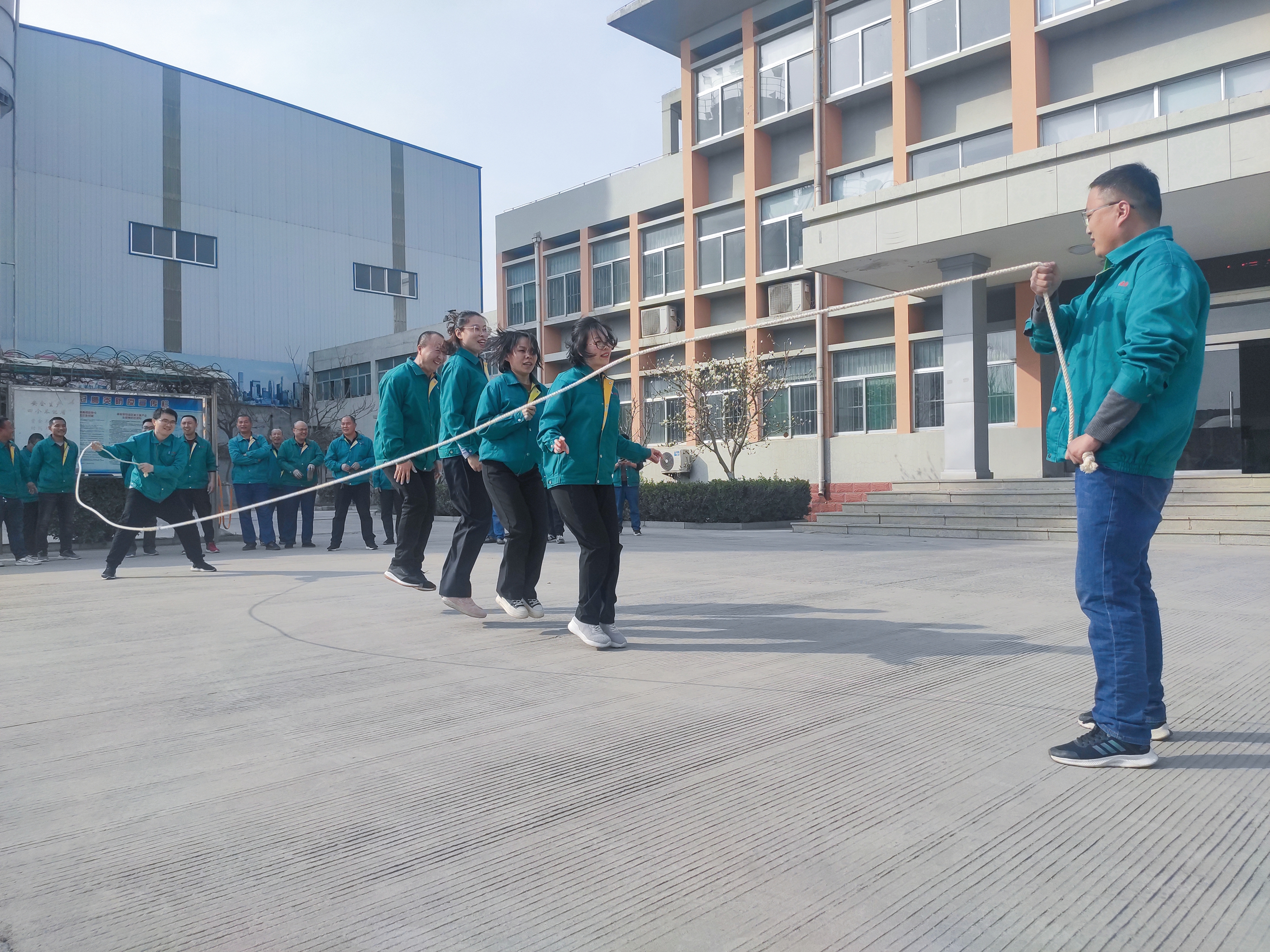 山水建業(yè)舉辦春季職工趣味運(yùn)動會